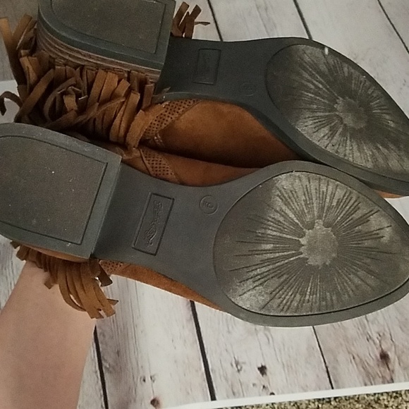 Brown Fringe Booties 9 Faded Glory Low Heel - Picture 6 of 6
